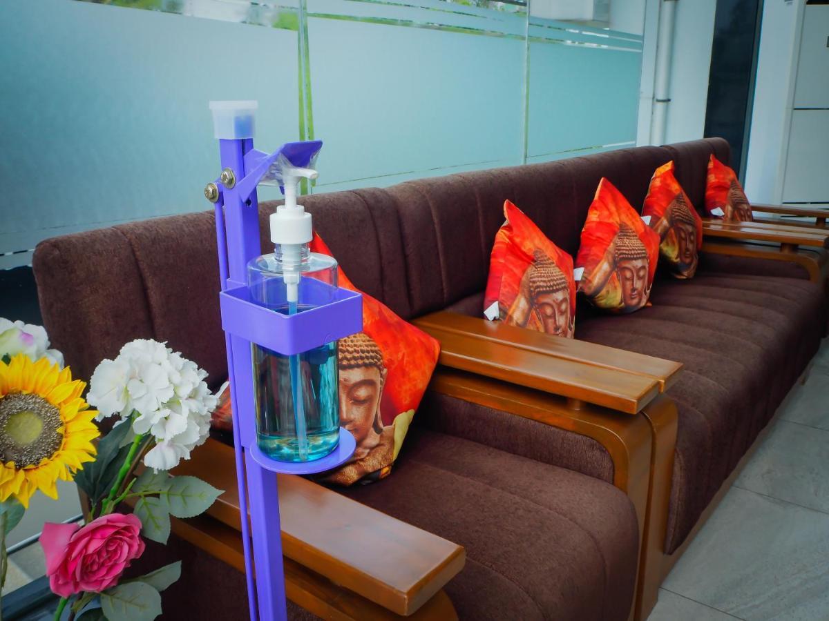 White Pearl Residency Hotel Pondicherry Exterior photo