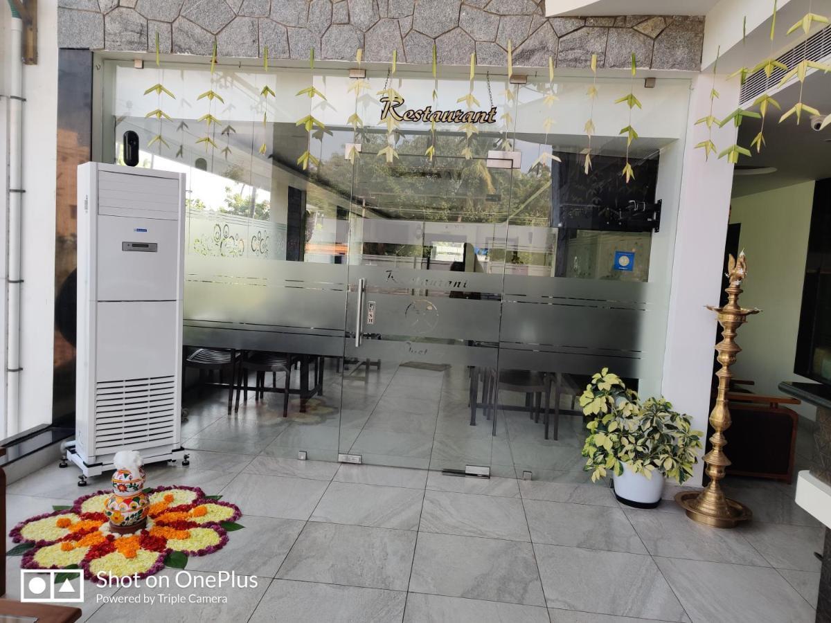 White Pearl Residency Hotel Pondicherry Exterior photo