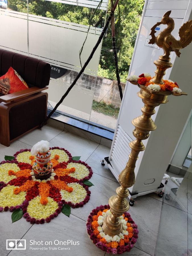 White Pearl Residency Hotel Pondicherry Exterior photo