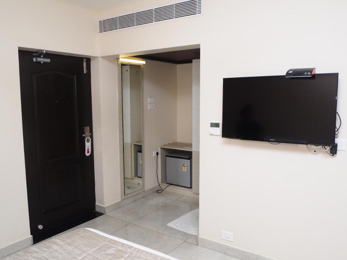 White Pearl Residency Hotel Pondicherry Exterior photo