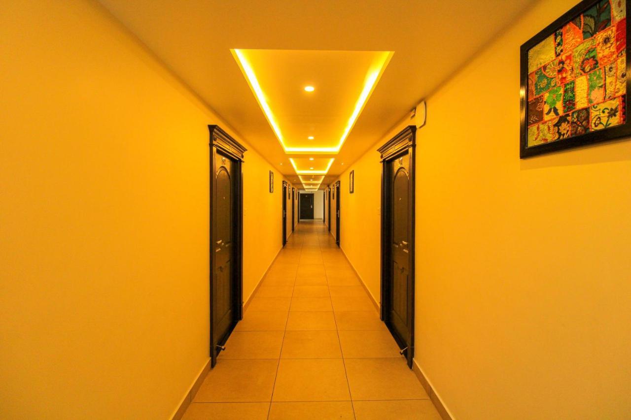 White Pearl Residency Hotel Pondicherry Exterior photo