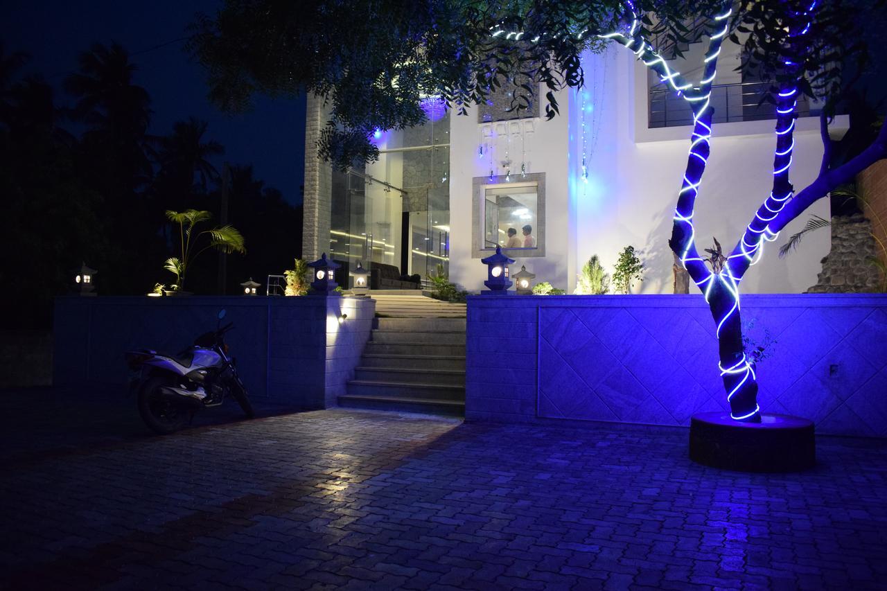 White Pearl Residency Hotel Pondicherry Exterior photo