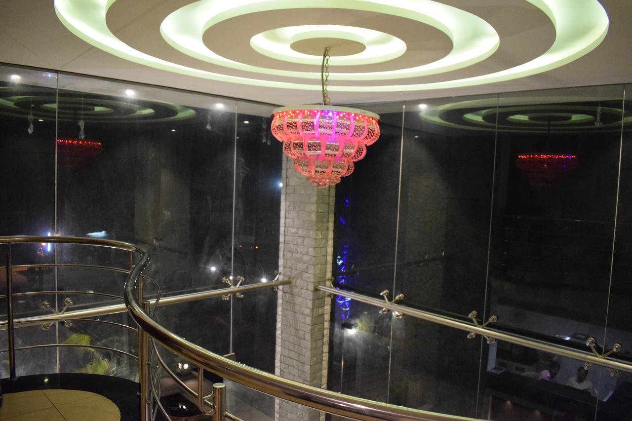 White Pearl Residency Hotel Pondicherry Exterior photo